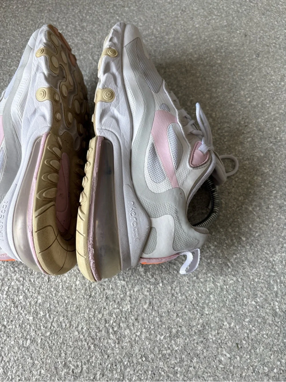 Nike Womens Running Shoes  AirMax 270 React size 8